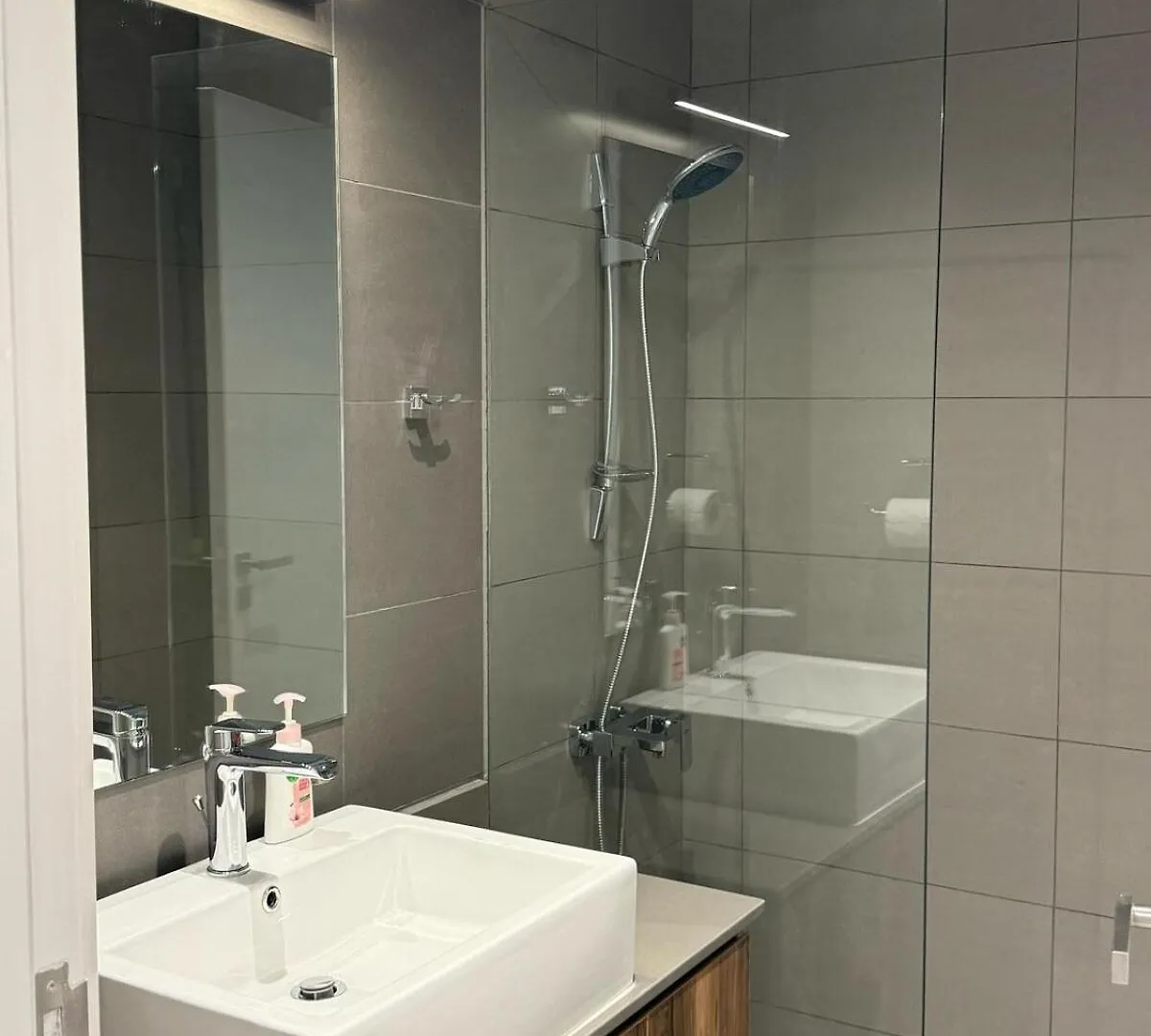 Apartmán Royal Vacation Home - Modern 1Br Šardžá Spojené arabské emiráty